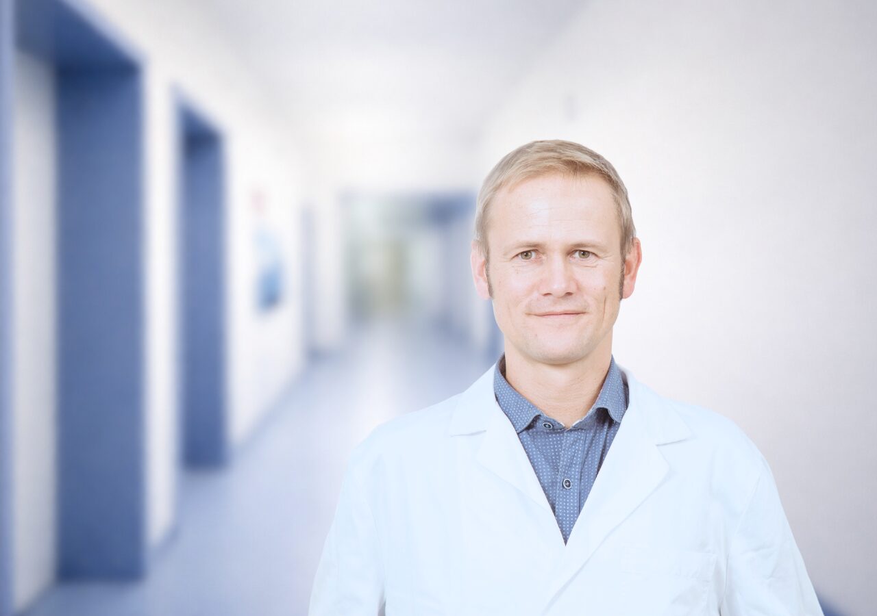 Dr. Sven Neynaber