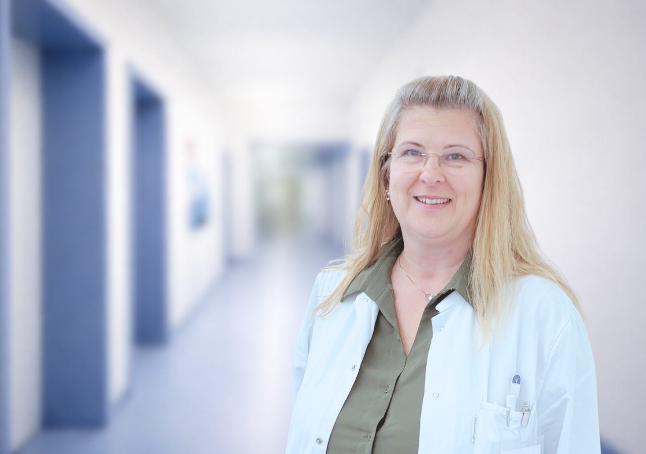 Dr. Helga Pernter